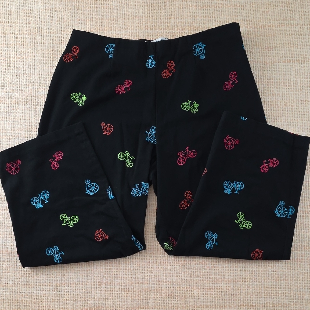 Coldwater Creek Black Capri Pants Multicolor Bicycle Print Stretch Size 14 - Picture 2 of 9